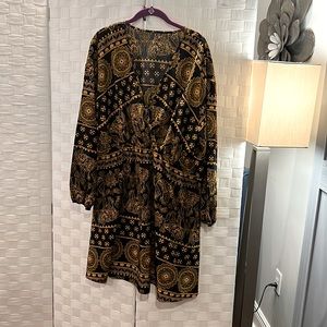 Black and gold lightweight abstract print dress with long sleeves